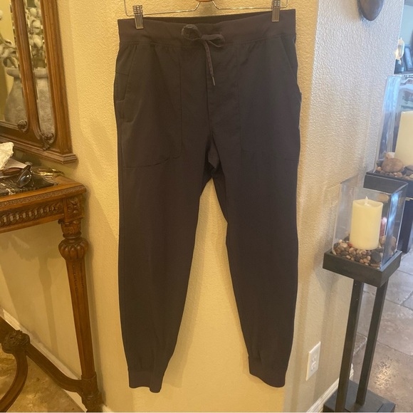 LULULEMON Men Black Jogger Pants Size Large - Picture 1 of 7
